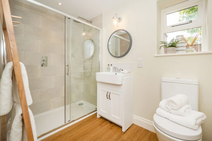 Smugglers Rest ensuite