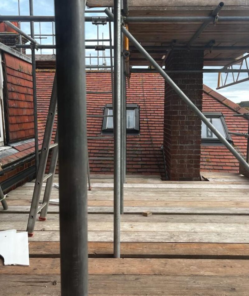 Ilex Homes | Scaffolding installed for buildng work to the second floor